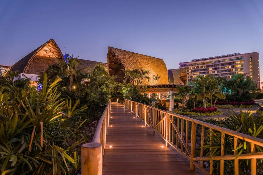 BON Hotel at VidantaWorld: Suite Familiar de Lujo - Semana de Pascua 2026