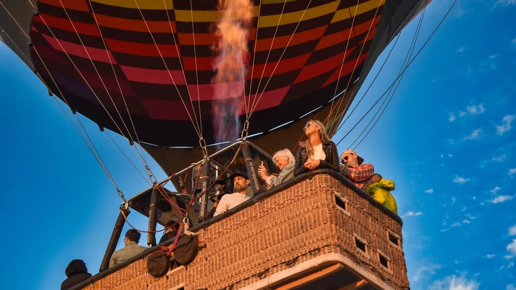 Amanecer en Teotihuacán: Vuelo en Globo Aerostático