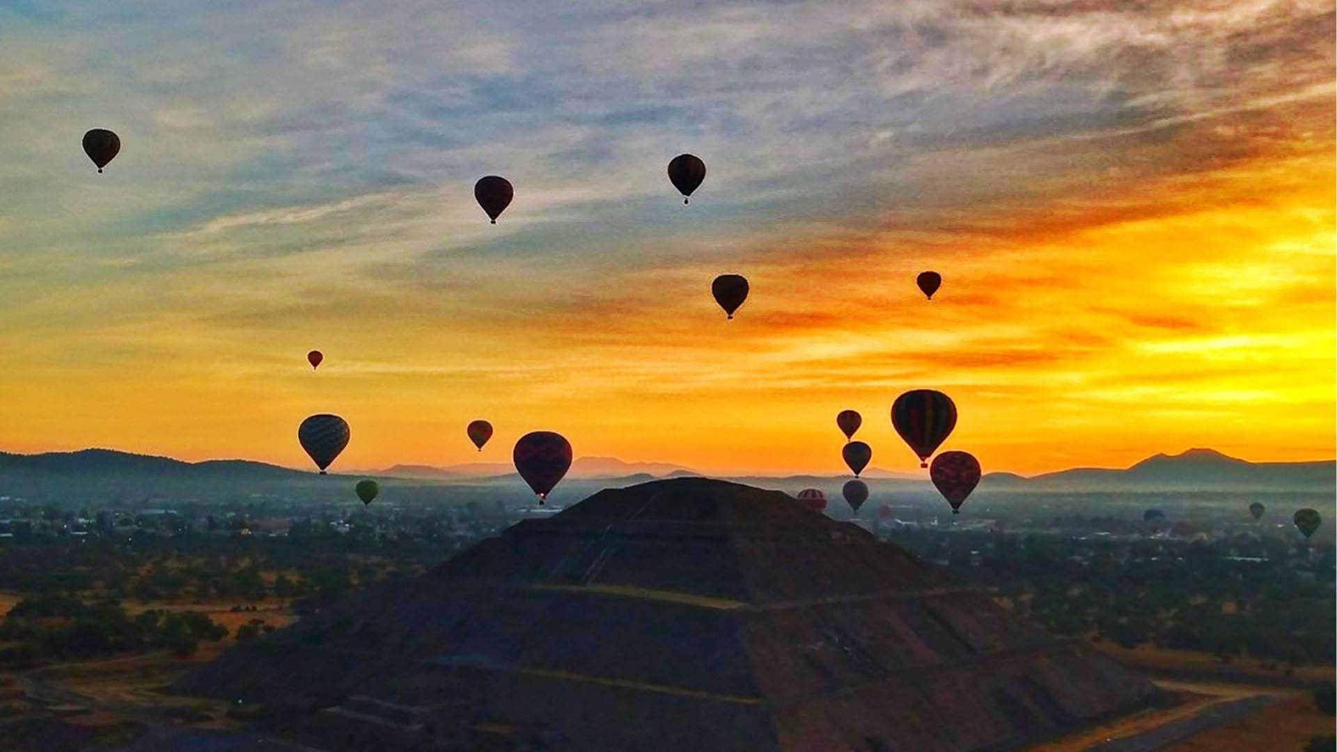 Amanecer en Teotihuacán: Vuelo en Globo Aerostático