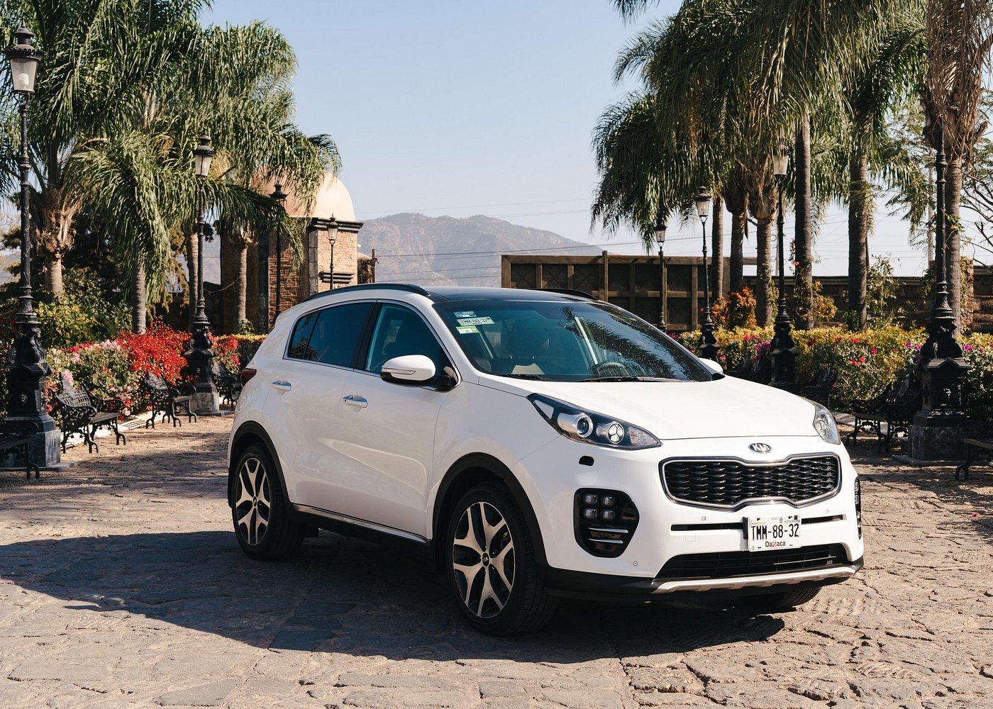 VIP Tequila Experience: Transporte de Lujo y Destilería Premium | The Summit